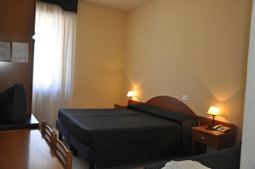 Hotel Terme Di San Vittore Genga (Ancona) Quarto foto